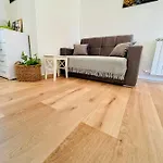 Lukrecia Apartment *