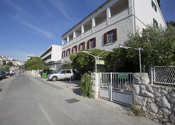 Apartamento Lukrecia *